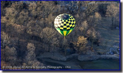 Aerial photograph of a hot air balloon in flight