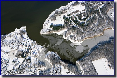 Aerial photograph of a wintry lake and marina